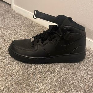 High top black AF1